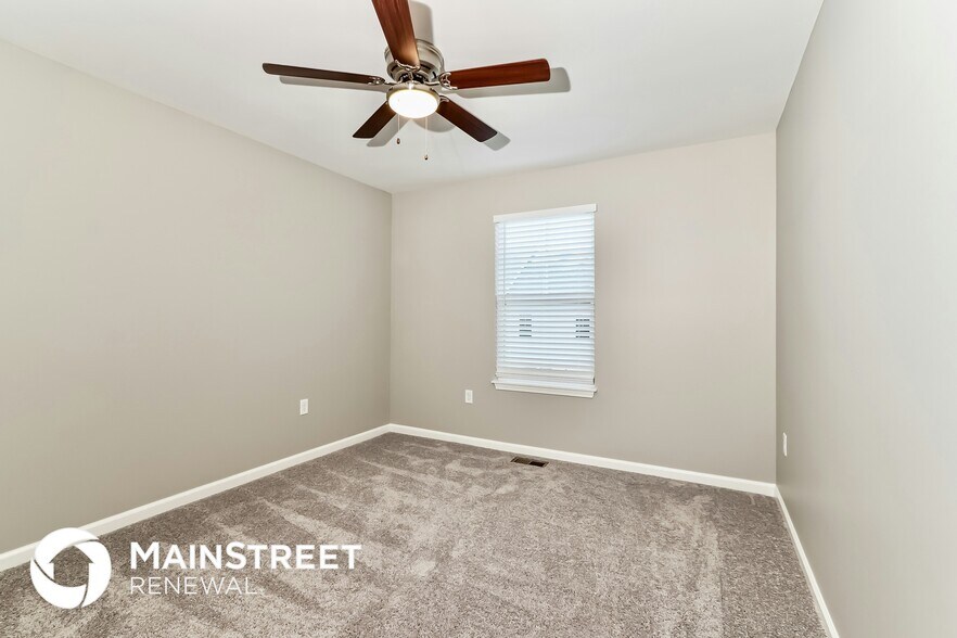 Building Photo - 2073 Paddle Wheel Dr