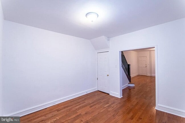 Building Photo - 2306 E Cambria St