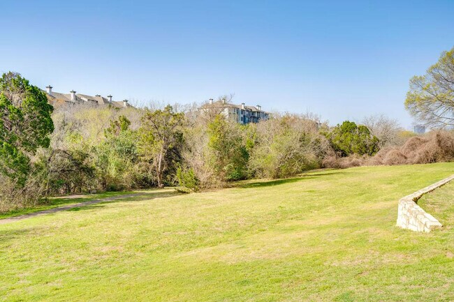 Building Photo - 12166 Metric Blvd