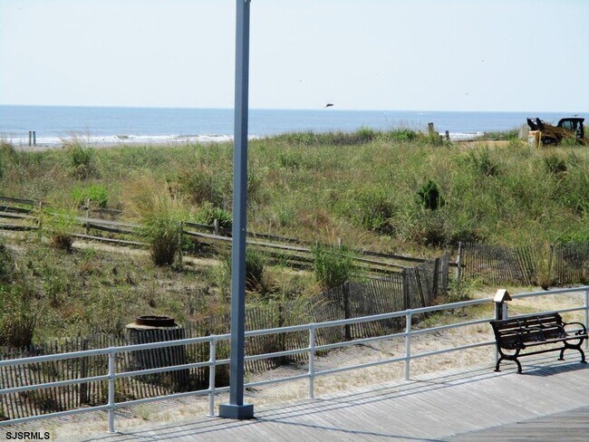 Building Photo - 3501 Boardwalk