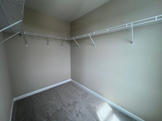 Building Photo - For Rent