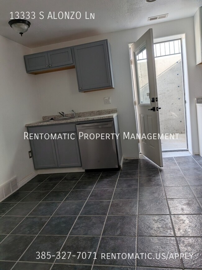 Building Photo - 13333 Alonzo Ln