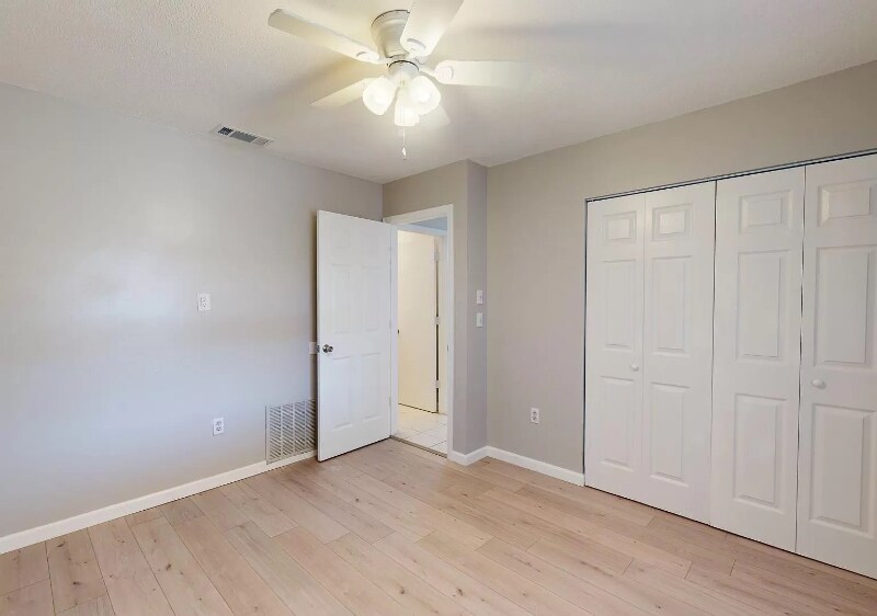 Building Photo - 203 Golf Club Ln