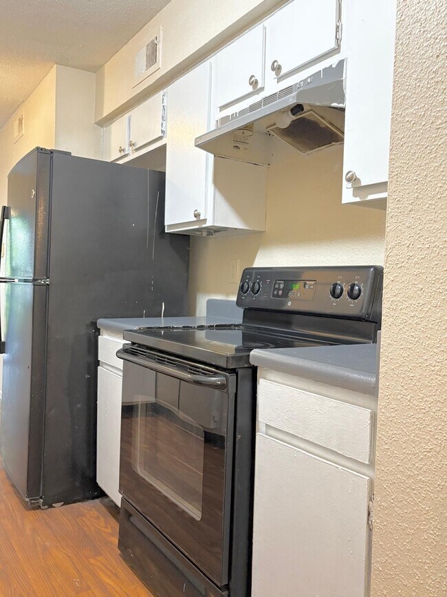 Building Photo - 6200 W Tidwell Rd