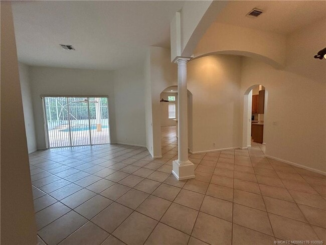 Building Photo - 2529 SW Park Meadows Trail