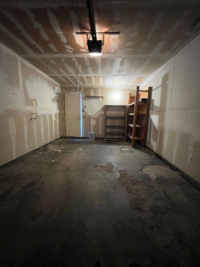 Building Photo - 2358004/85