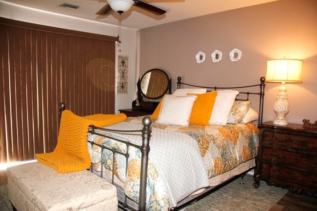 Building Photo - 73407 Foxtail Ln