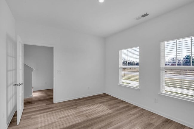 Building Photo - Brand New Townhome