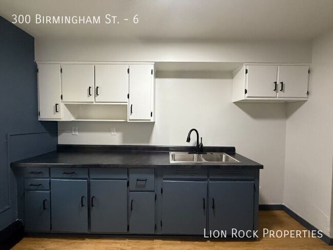 Building Photo - Charming Urban Living for $1,099/month!