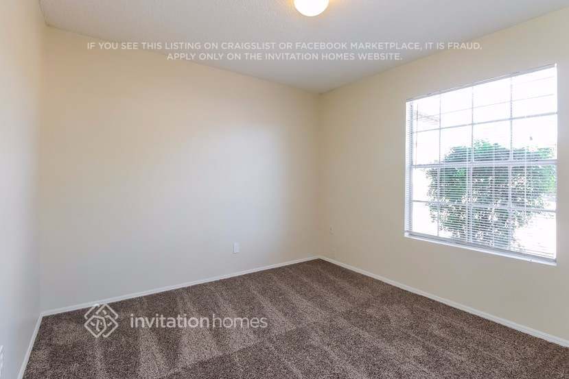 Building Photo - 3819 E Harmony Ave