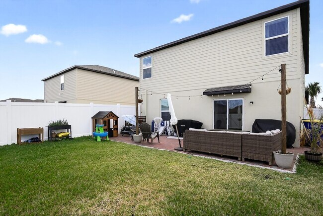 Building Photo - 760 Carlyle Wy