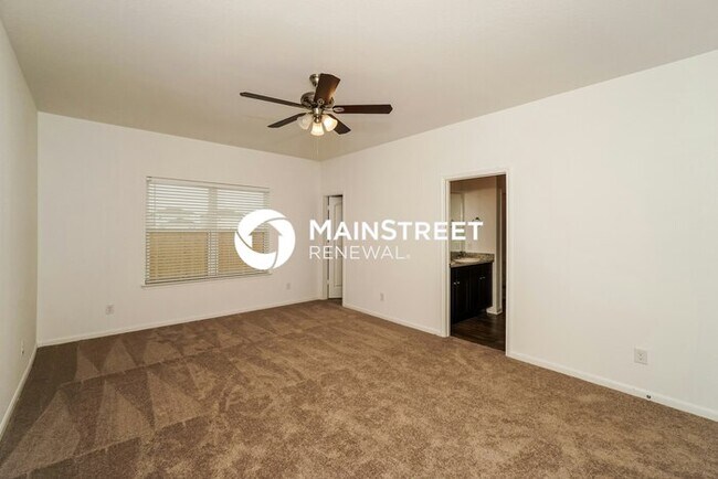 Building Photo - 5 Bedroom Pet-Friendly Home in New Braunfe...