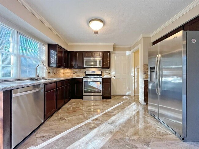 Building Photo - 2896 Landington Way NW