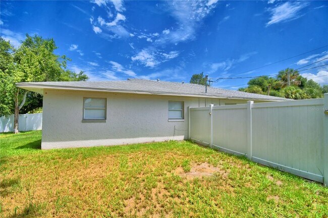 Building Photo - 914 Grape Ave