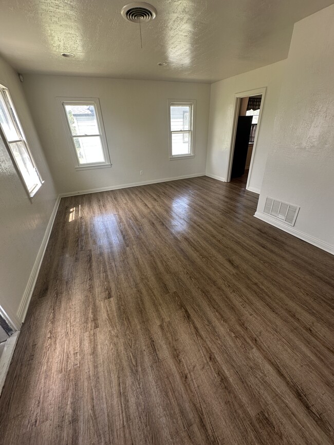 Building Photo - 423 Arch Terrace