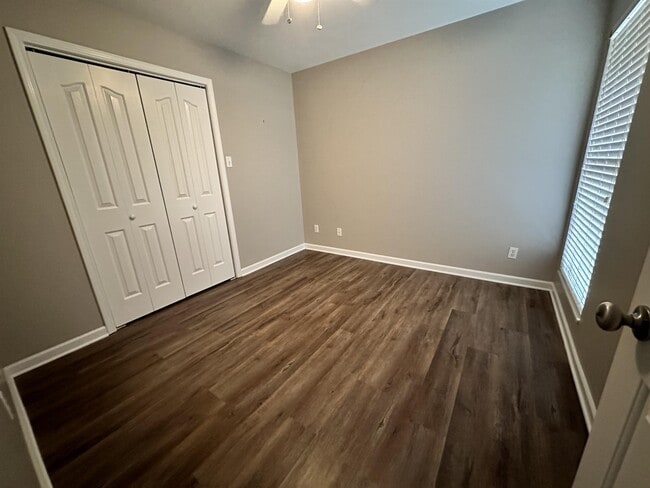 Building Photo - 2517 Tyvola Ct
