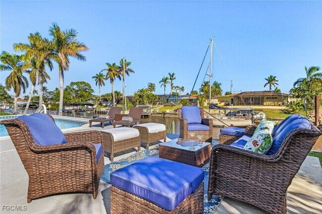 Building Photo - 2823 SE 18th Ave