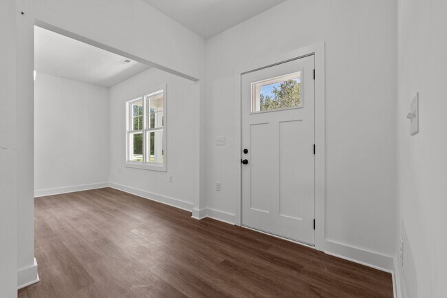 Building Photo - 1571 Scull Rd