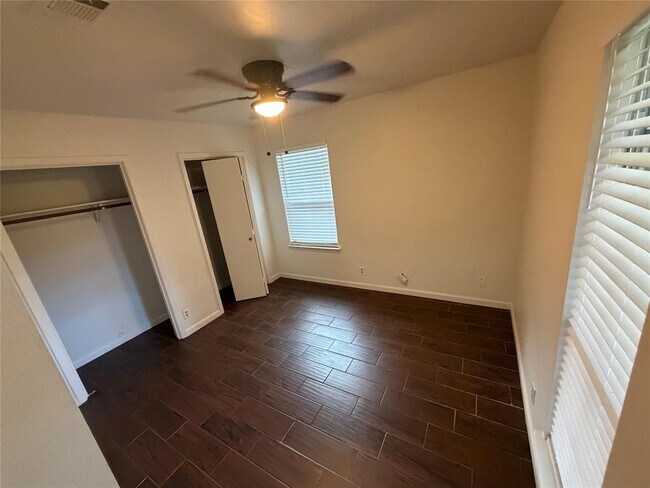 Building Photo - 9620 Sugar Hill Dr