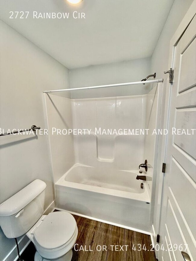 Building Photo - 2727 Rainbow Cir