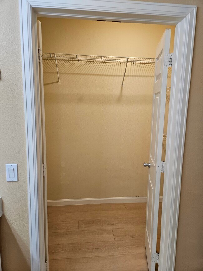 Building Photo - 7442 S Quail Cir