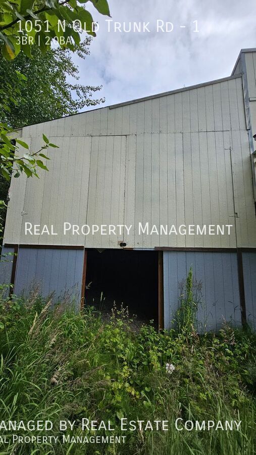 Building Photo - 1051 N Old Trunk Rd