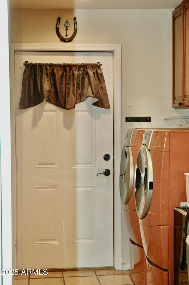 Building Photo - 6108 E Morning Vista Ln