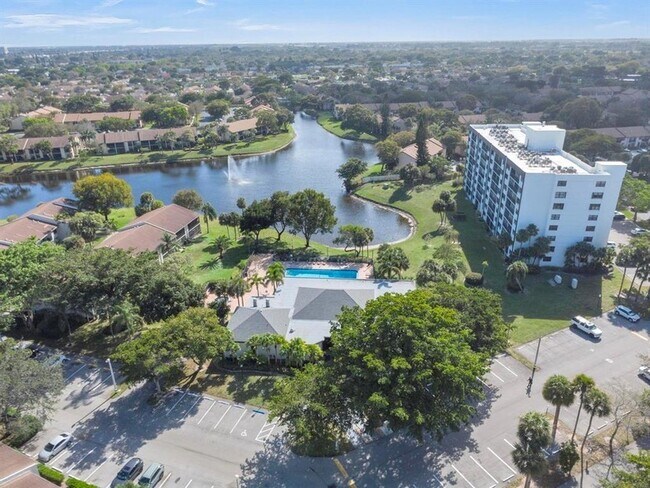 Building Photo - 1256 S Military Trail