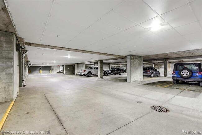 Building Photo - 66 Winder St