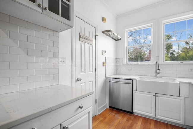 Building Photo - 872 Briarcliff Rd NE