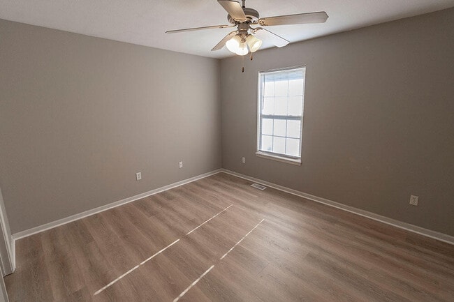 Building Photo - 4013 Snowy Owl Dr