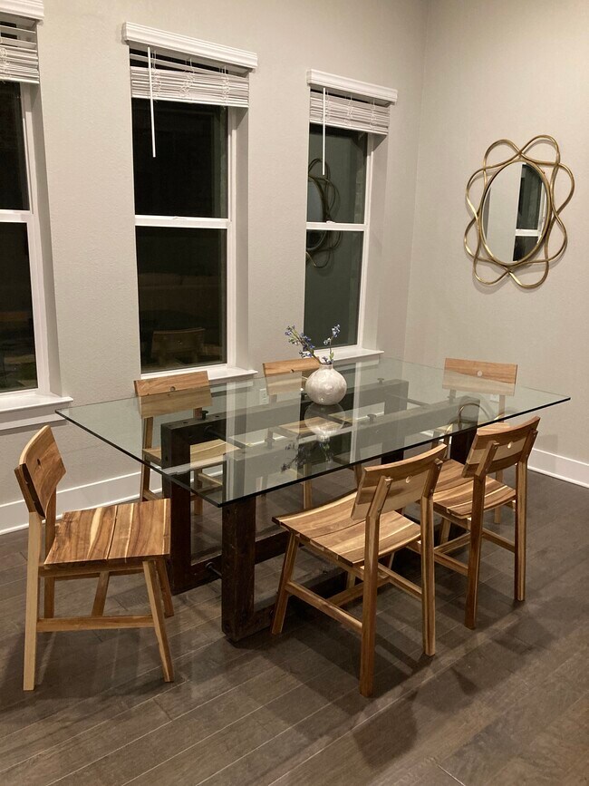 Dining Room - 4325 Jackson Ave