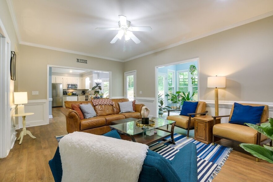 Building Photo - 5518 Tahoe Dr