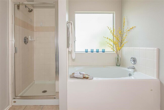 Building Photo - 30111 Luna Lakes Dr