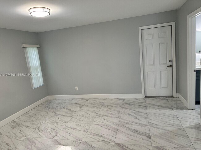 Building Photo - 14024 SW 148th Ln