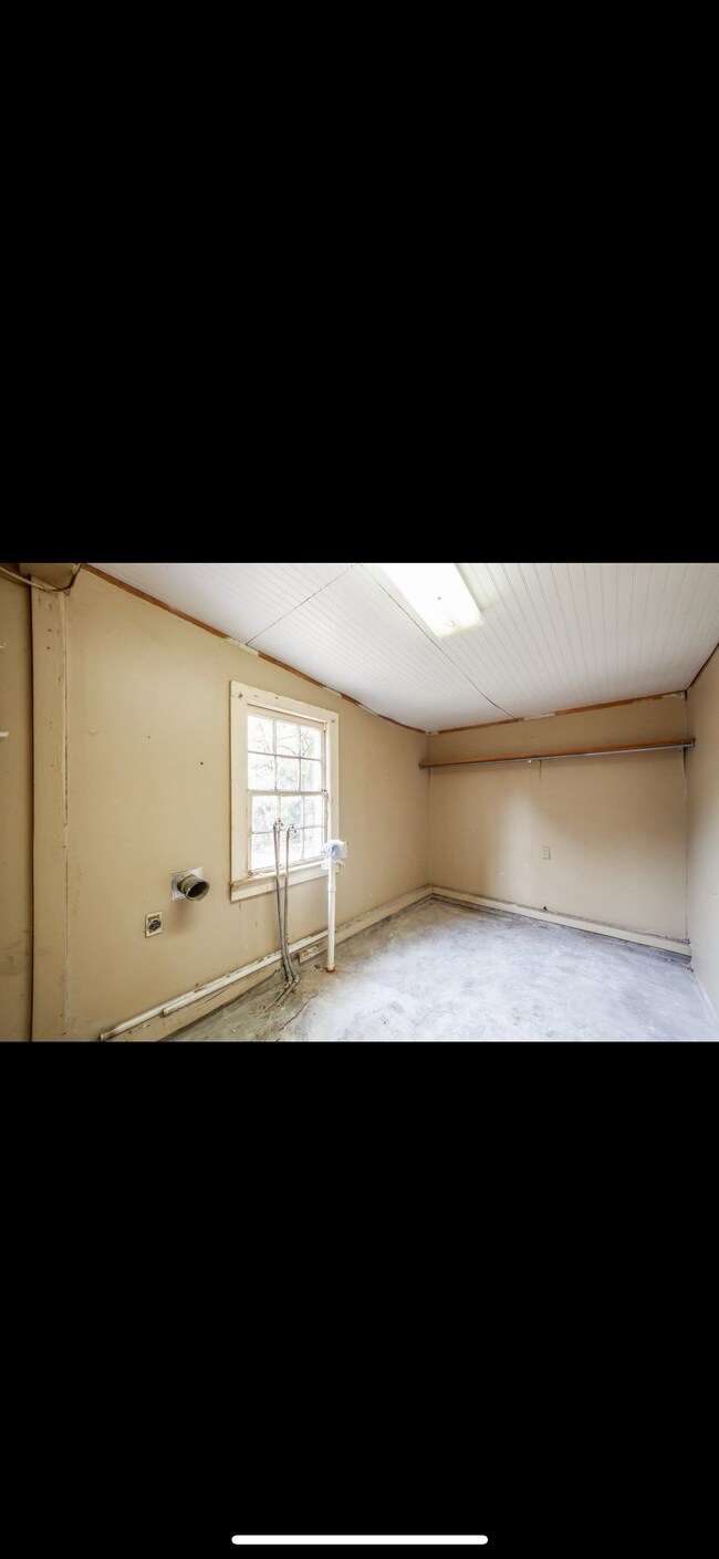 Building Photo - 805 E Jefferson St