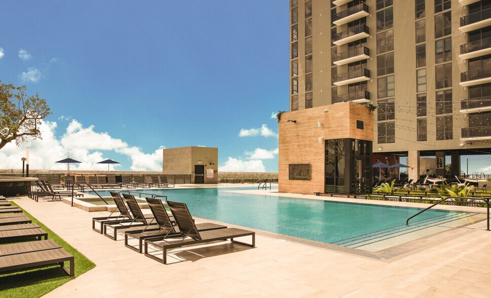 Building Photo - 221 SW 1st Ave