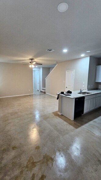 Building Photo - 7239 Converse Ridge Ln