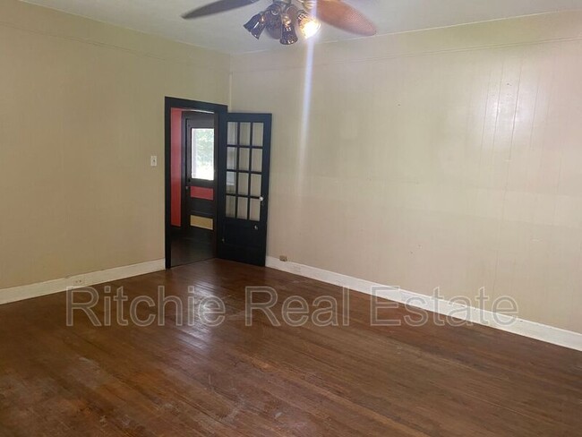 Building Photo - 1808 Monroe St