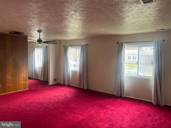 Building Photo - 2216 Sanibel Dr