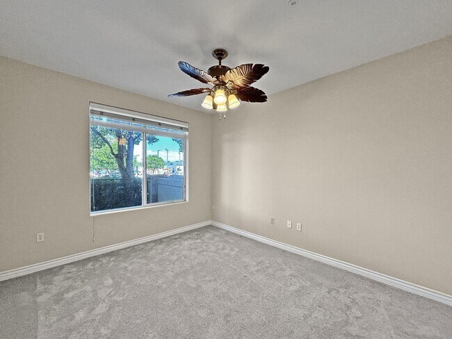 Building Photo - Beautiful 2BD/2BA Condo in La Jolla W/ W/D...