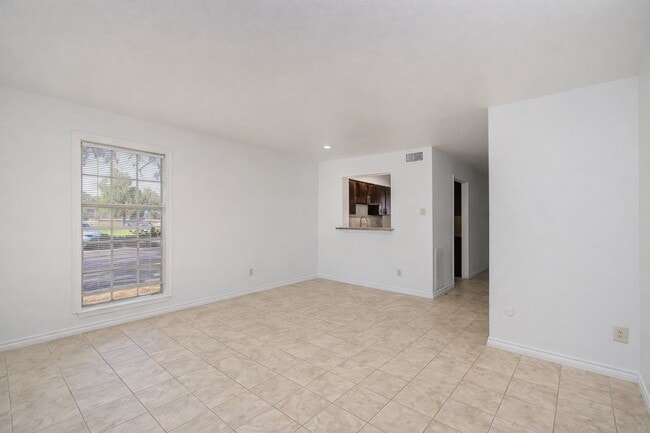 Building Photo - 7902 Grove Ridge Dr