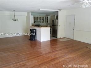 Primary Photo - 415 N Laurel Dr