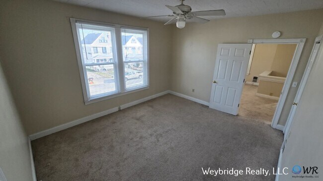 Building Photo - 3923 Spencer Ave