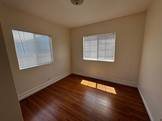 Building Photo - 440-46 Millar Ave
