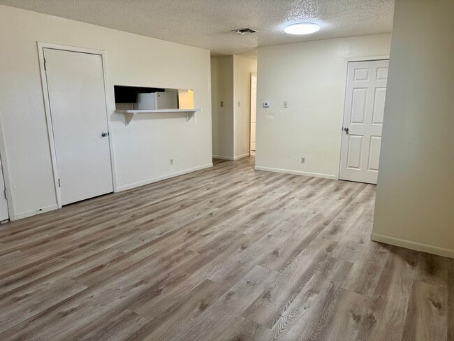 Building Photo - 1333 E 22nd St