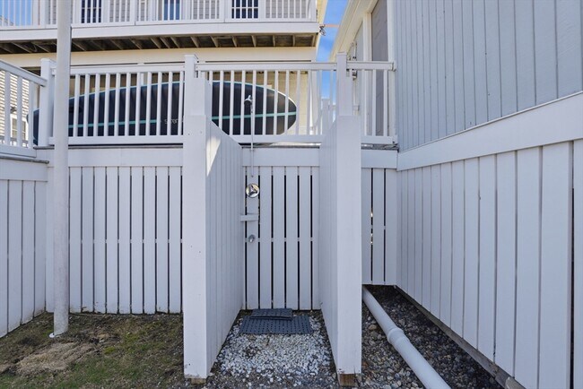 Building Photo - 53 Lighthouse Rd