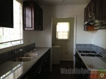 Building Photo - 121 Hampden Ter