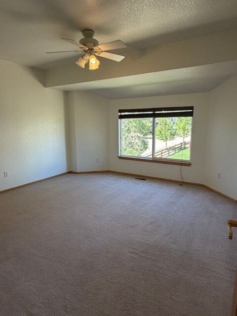 Building Photo - 1112 Meadow Oaks Dr