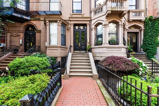 Building Photo - 163 Beacon St